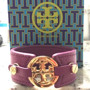 Tory Burch Reva Logo Leather double snap bracelet